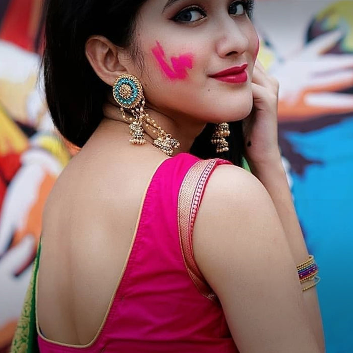 Colorful jewellery to flaunt this Holi