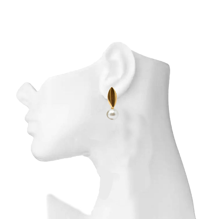 Plain Gold Pearl Modern Earring On Mannequin