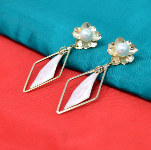 Golden Flower Pearl Earring