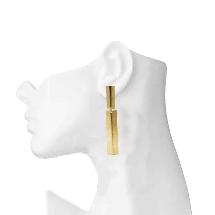 Plain Gold Modern Earring On Mannequin
