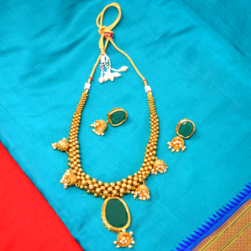 Green stone Thushi Necklace Set