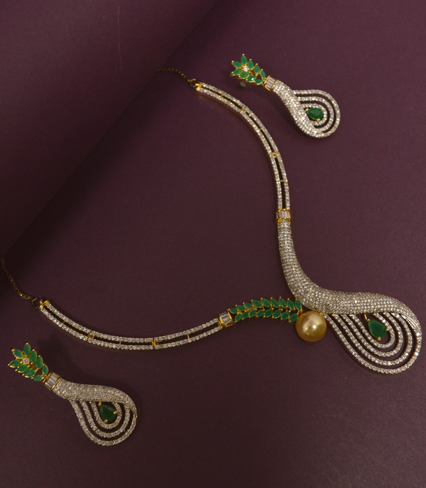 White & Green Stone Necklace Set