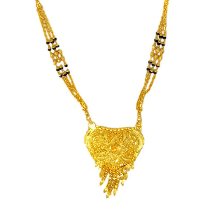 Plain Gold Pendant & Chain Mangalsutra Close Up